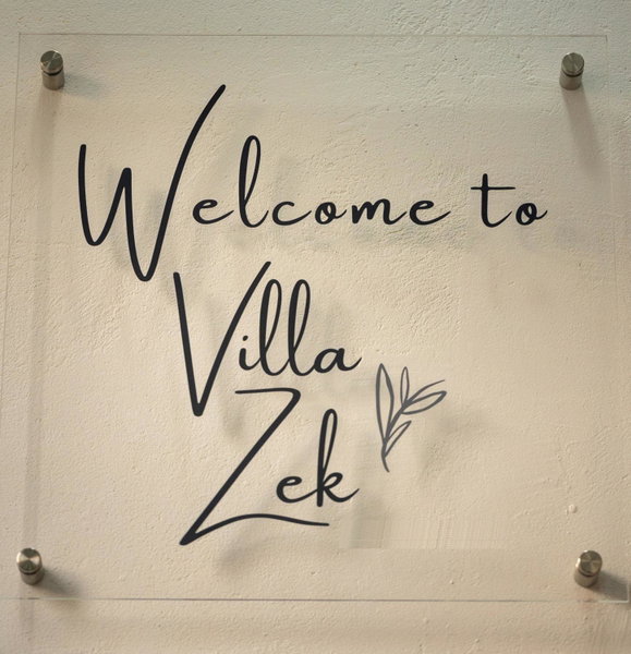 VillaZek a modern 2 bedroom open- plan apartment with parking, Pretoria, South Africa