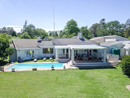 Dunroamin Bed and Breakfast, Mooirivier, South Africa