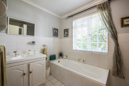 Greenlawns B&B, Cape Town, South Africa