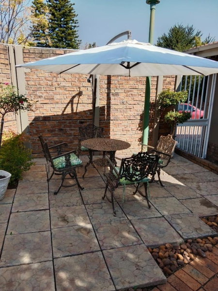 20 On Plover - Private Cottage, Sandton, South Africa