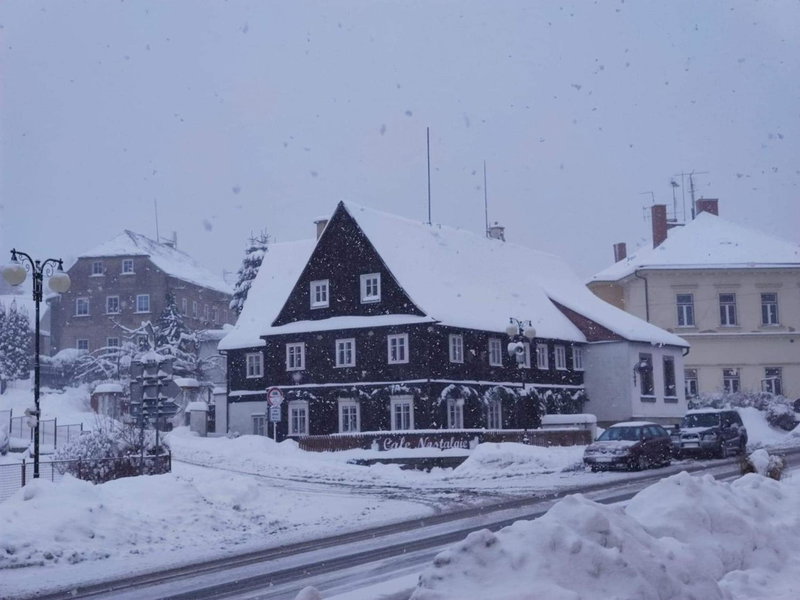 Cafe Nostalgie dvoulůžkový romantický pokoj, Krásná Lípa, Czechia