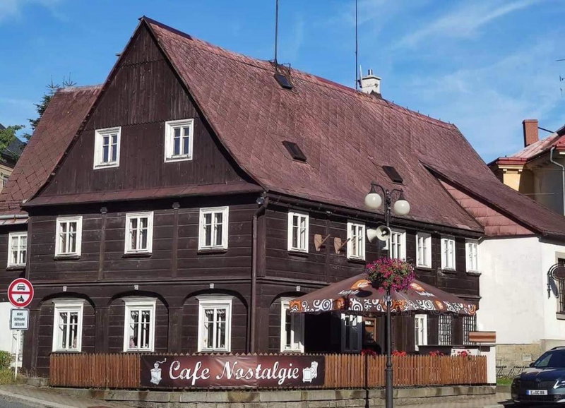 Cafe Nostalgie dvoulůžkový romantický pokoj, Krásná Lípa, Czechia