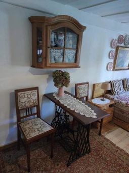 Cafe Nostalgie dvoulůžkový romantický pokoj, Krásná Lípa, Czechia