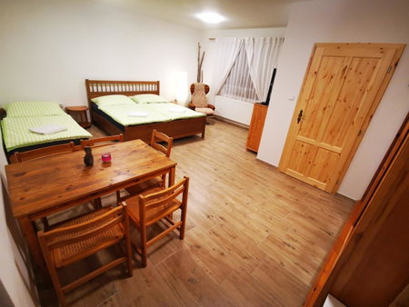 Apartmán na Náměstí 55, Drnholec, Czechia