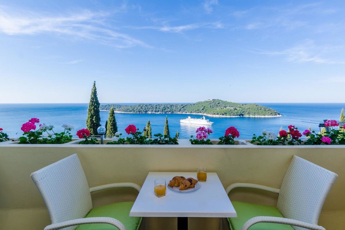 Deluxe Sunset Room, view of the Old Town, Croatia