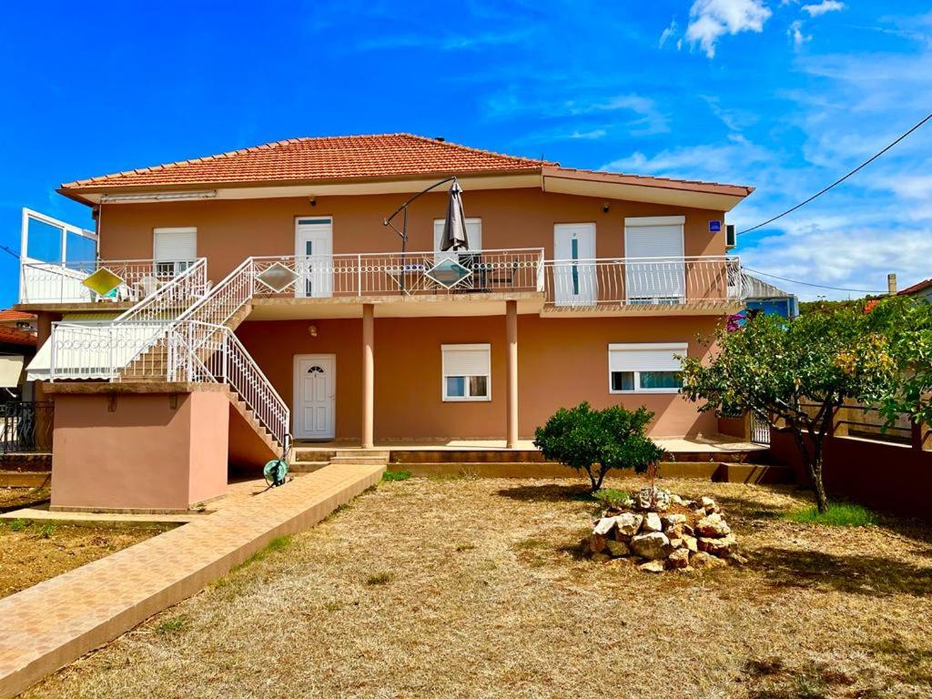 Hotel · Apartmani Dubravka, Bibinje