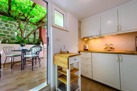 Leona Apartments, Dubrovnik, Croatia