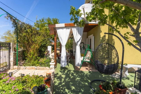 Peaceful house in nature nearby National Park Krka, Brištane, Croatia