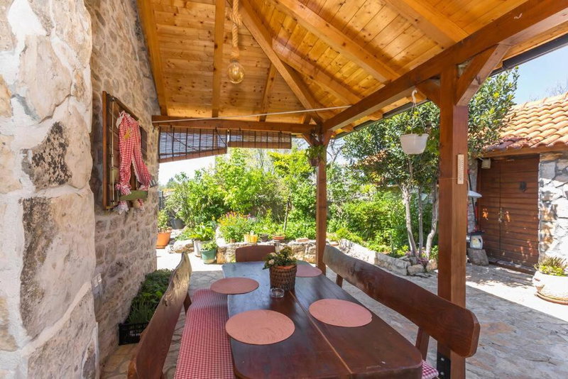 Peaceful house in nature nearby National Park Krka, Brištane, Croatia