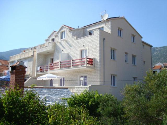 Apartment Niko, Bol, Croatia