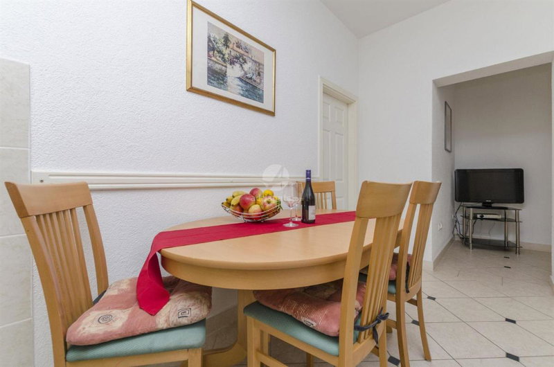 Apartment Niko, Bol, Croatia