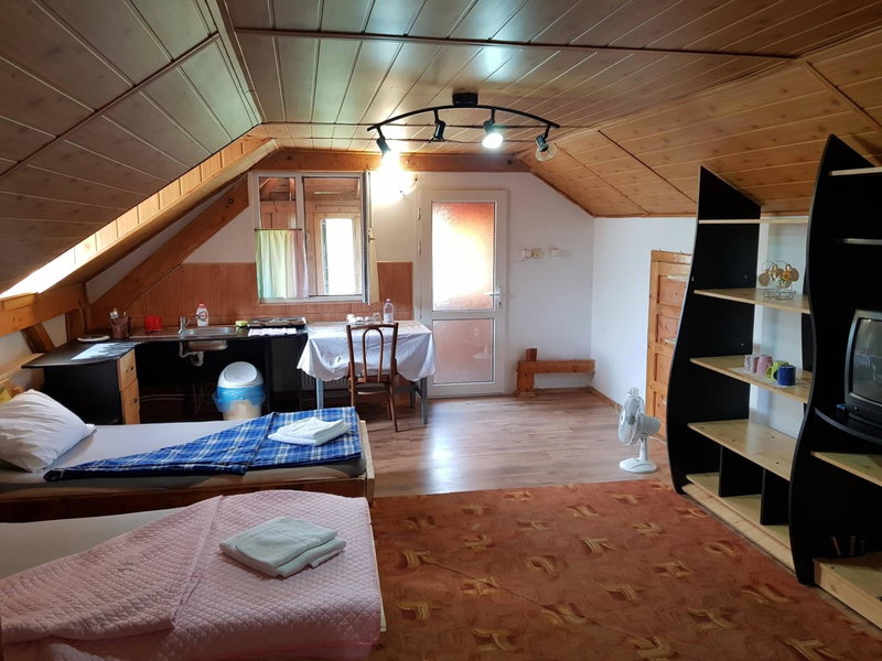 Hompot Accommodation, Deva, Romania