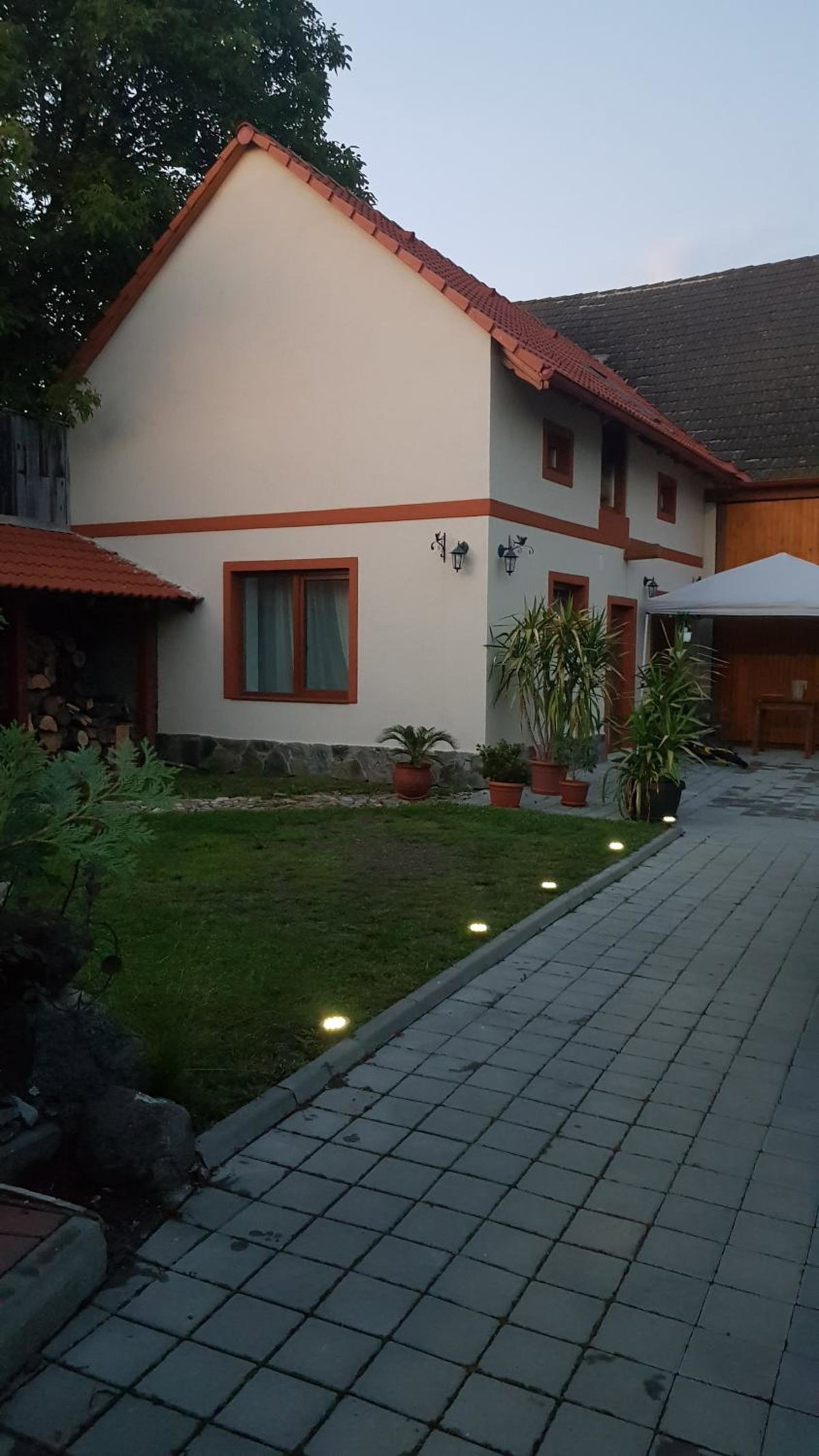 Hotel · Otto's Guesthouse, Prejmer
