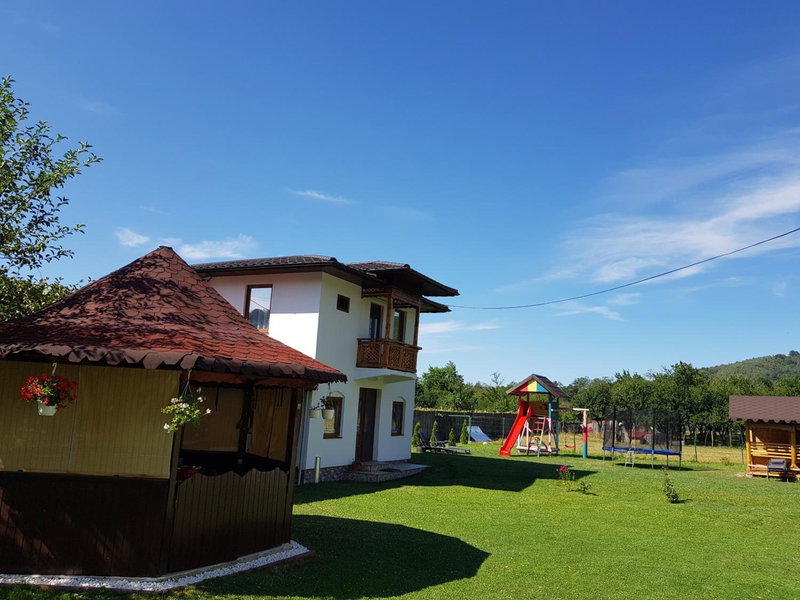La Bunicu, Polovragi, Romania