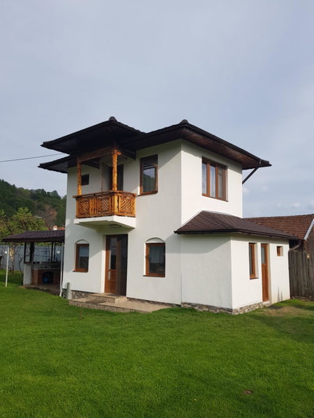 La Bunicu, Polovragi, Romania