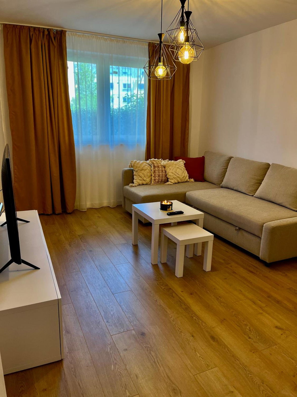 Alexander Cozy Apartment FREE PRIVATE PARKING, Romania