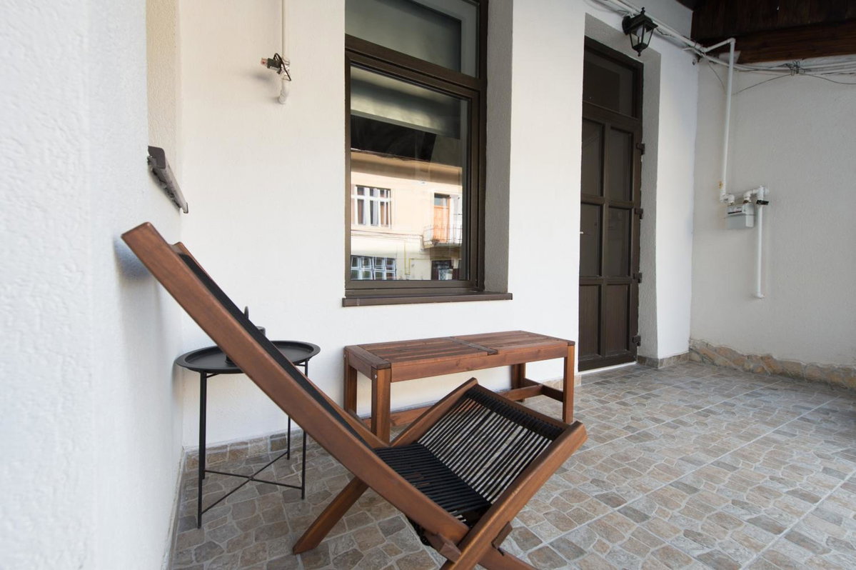 Lovely Brasov Flat with Patio and Mountain Views, Romania