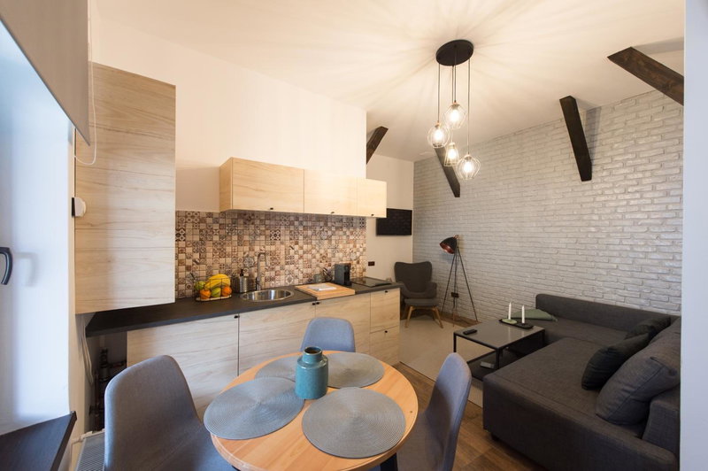 Lovely Brasov Flat with Patio and Mountain Views, Braşov, Romania