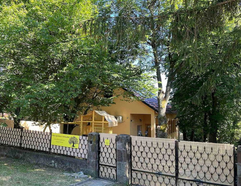 Kincs Apartman és Jurtaszállás, Dobogoko, Hungary
