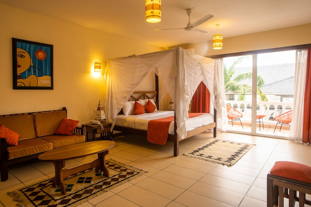 CityBlue Creekside Hotel & Suites, Mombasa, Кения