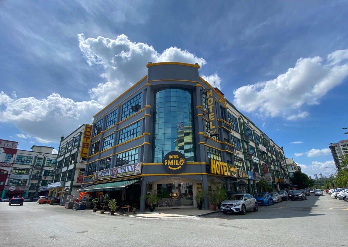 Hotel · Smile Hotel Serdang South City, Serdang