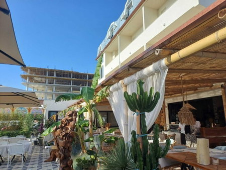 Vila Lasko, Golem, Albania