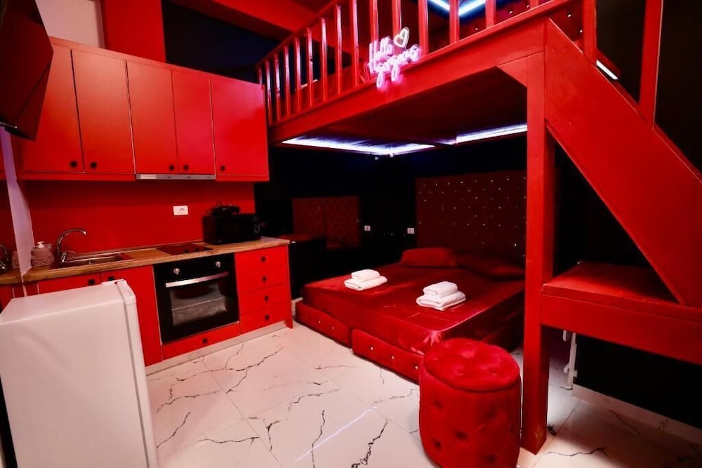Romance Apartment, Albania