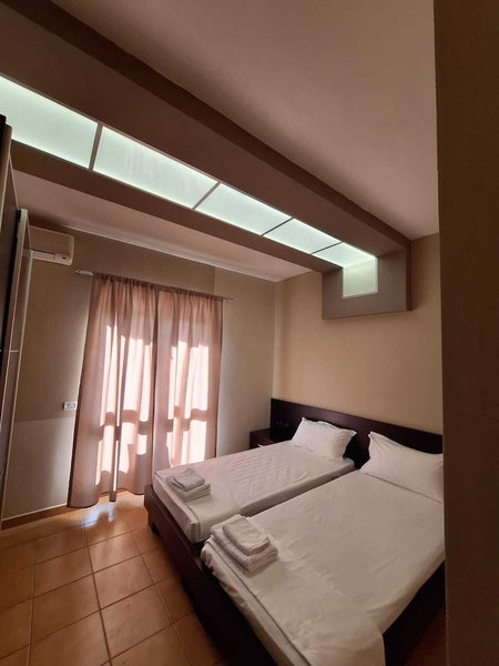 Danis Hotel, Golem, Albania