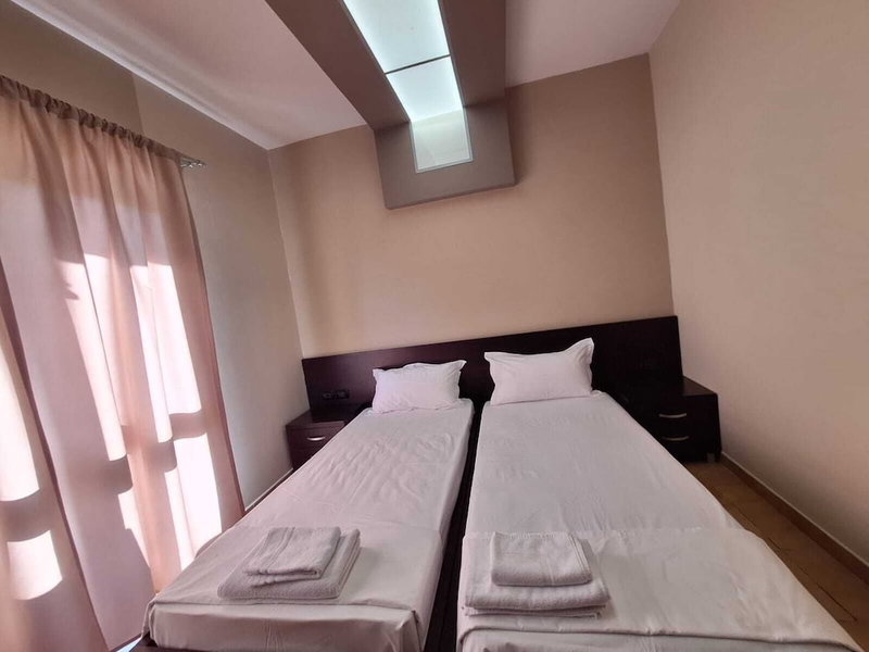 Danis Hotel, Golem, Albania
