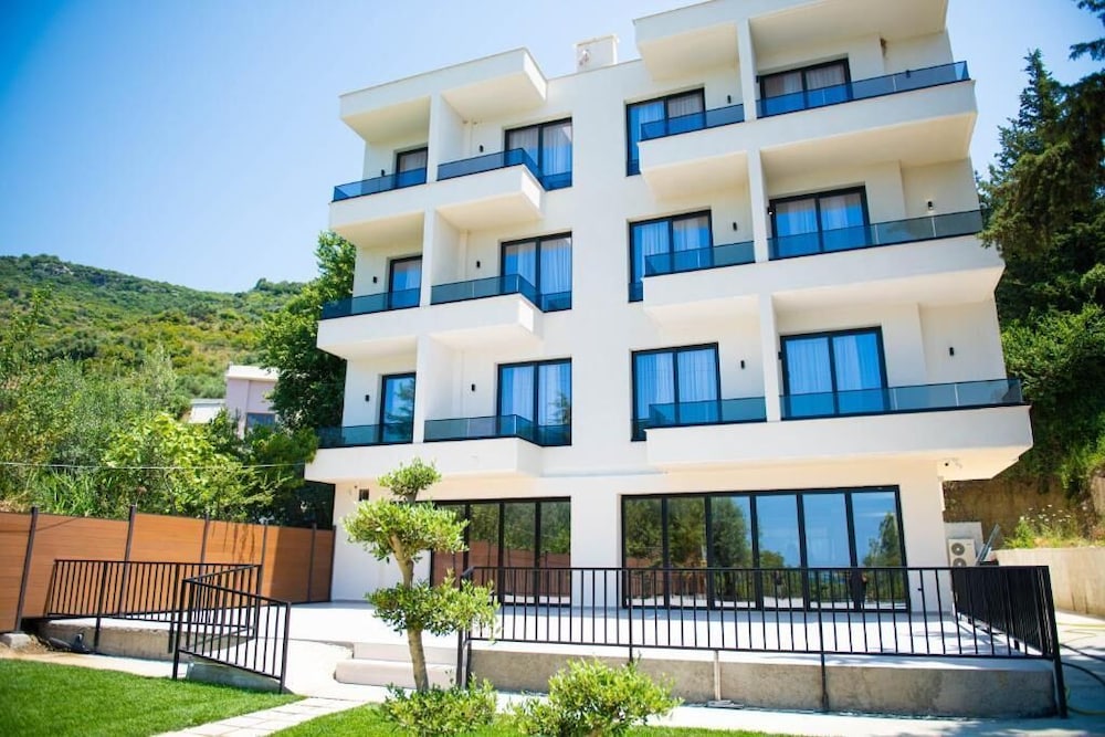 White Hill Radhime, Albania