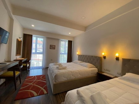 Hotel Republika Berat, Velabisht, Albania