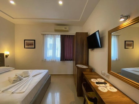 Hotel Republika Berat, Velabisht, Albania
