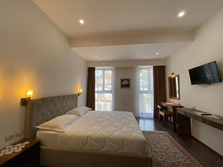 Hotel Republika Berat, Velabisht, Albania