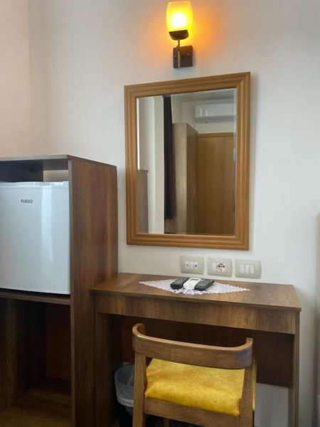 Hotel Republika Berat, Velabisht, Albania