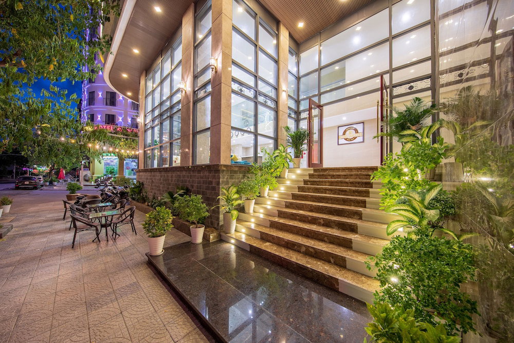 Hotel · Kiwi Hotel & Apartments, Da Nang
