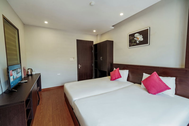 Ivy Hotel - Halong, Ha Long, Vietnam