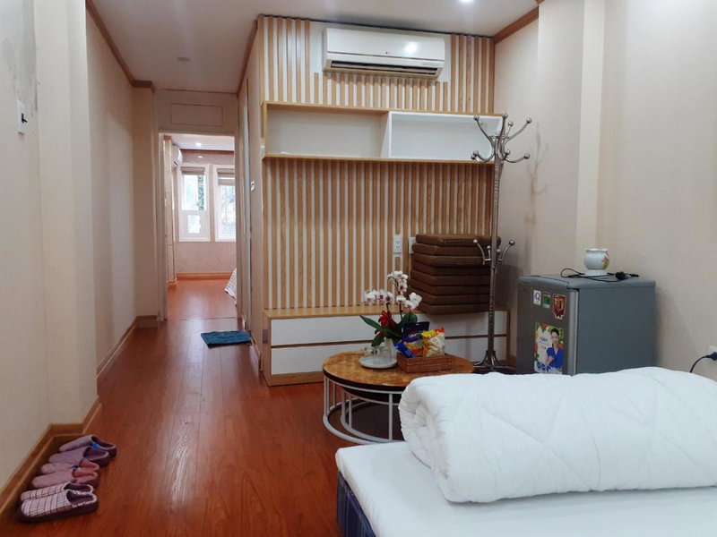 simple 14 nha chung, Hanoi, Vietnam