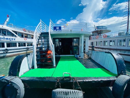 Quynh Yen Hotel, Ha Long, Vietnam