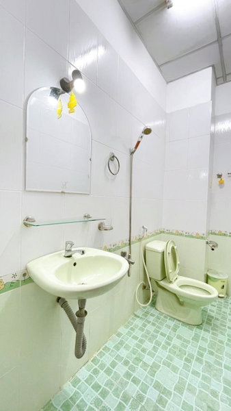 Saigon PT Hotel, Ấp Bình Hưng, Vietnam