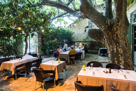 Logis hôtel restaurant de Provence, Orange, France