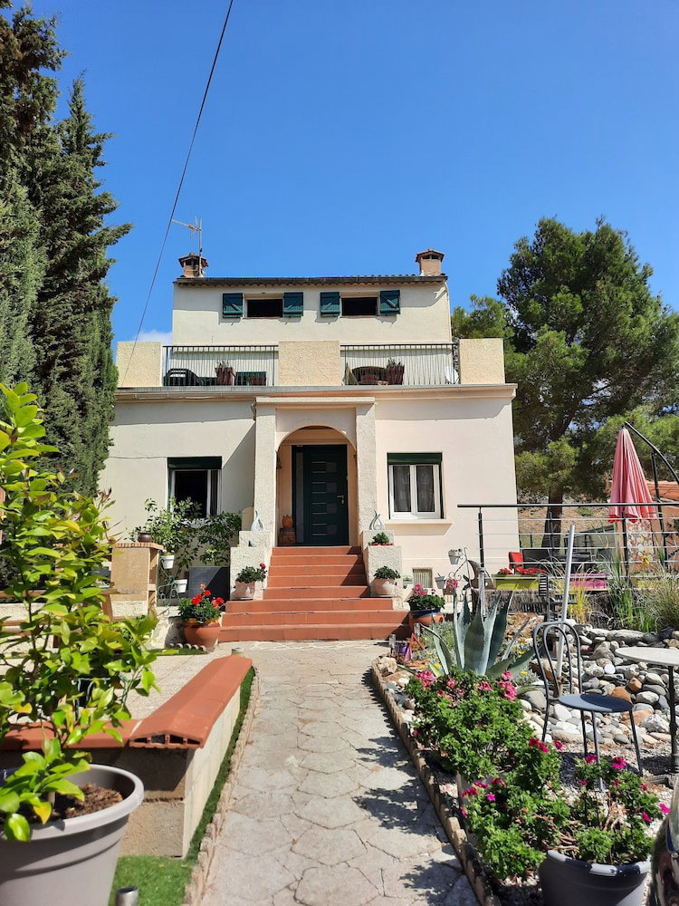 Hotel · Chambres d'hotes L'Amandier, Maury
