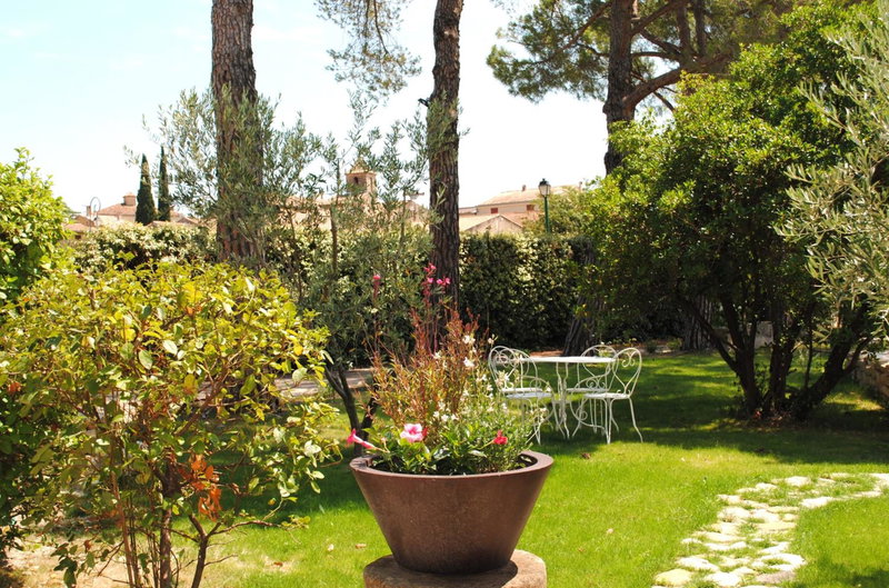 Terre de Bacchus, Vacqueyras, France