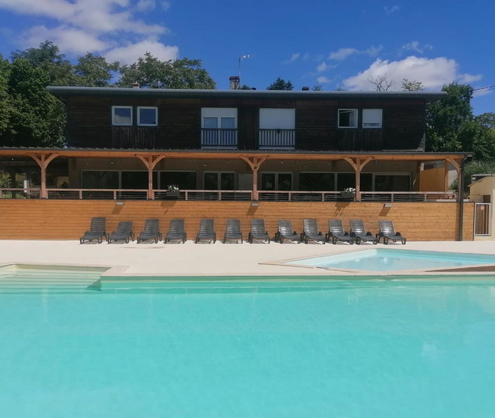 Camping L'oasis Du Berry - chalets climatisés, Saint-Gaultier, France