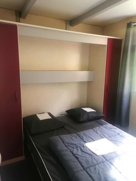Camping L'oasis Du Berry - chalets climatisés, Saint-Gaultier, France