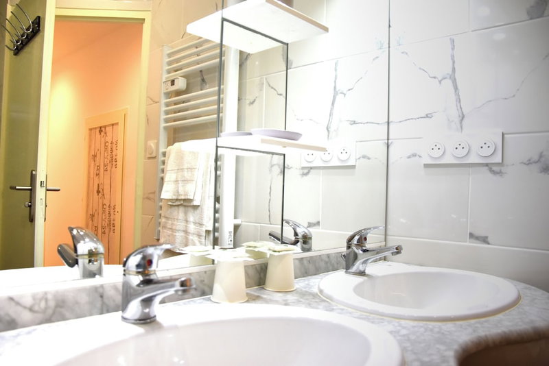 Hôtel Bagatelle Paris Nord Roissy CDG, Goussainville, France