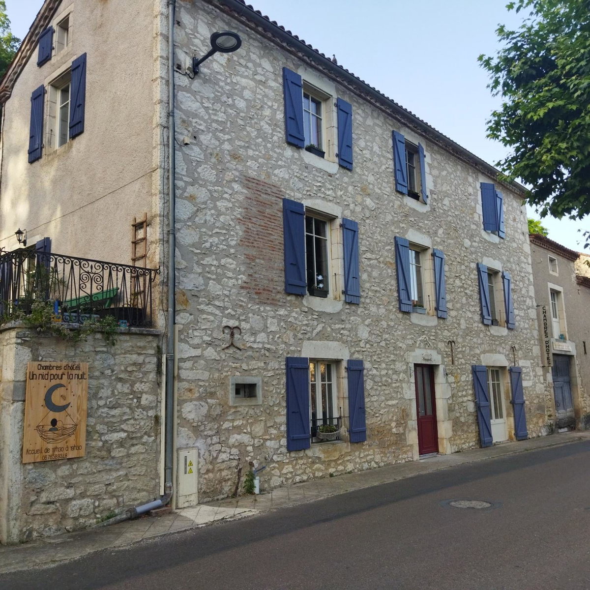 Hotel · A Nest for the Night, Guest Rooms, Saint-Géry
