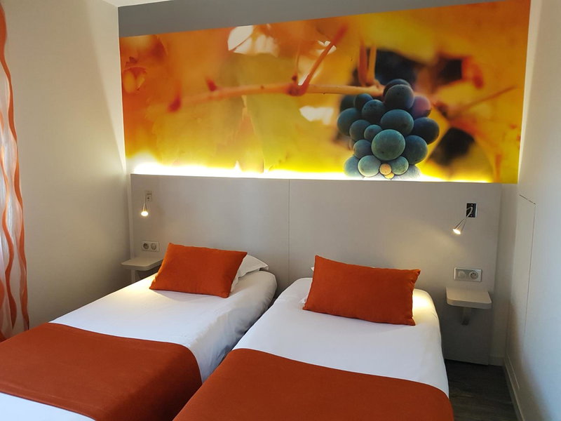 LOGIS Hotel l'Escargotière Dijon Sud - Chenove, Chenôve, France