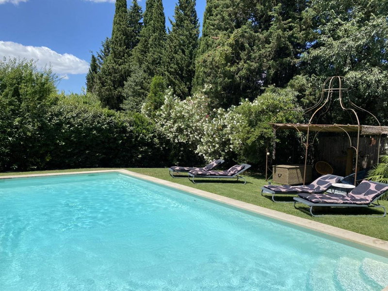 Mas la Pauline Gîtes de charme & roulotte, Saint-Rémy-de-Provence, France