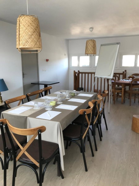 Contact Hôtel Marseille Aubagne, La Penne-sur-Huveaune, France
