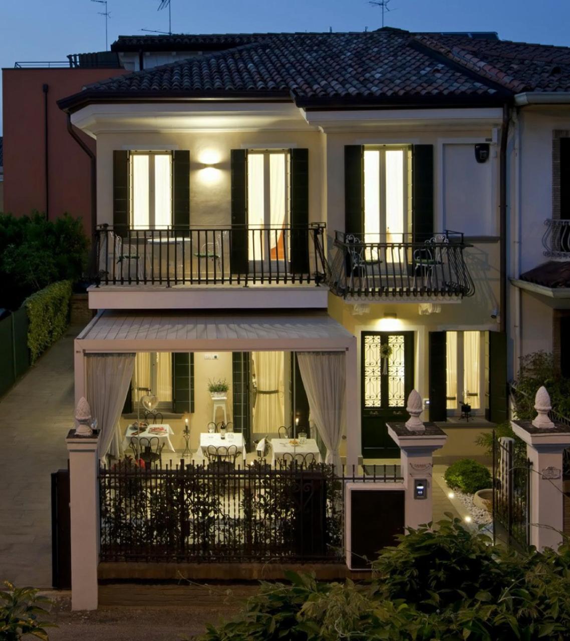 Chiara - Lodge, Italy